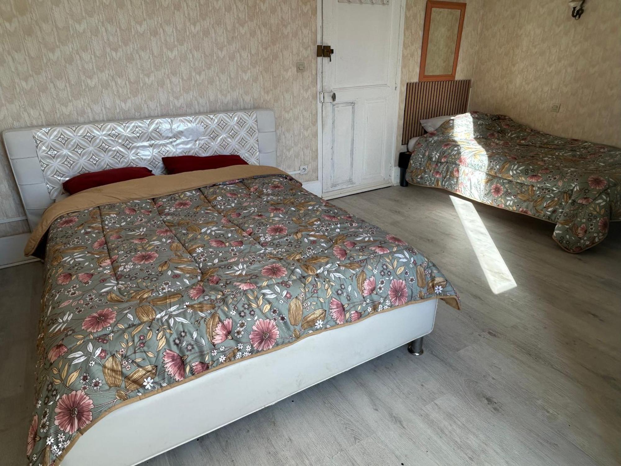 Chambre 3 蒙特谢莱丝美恩斯 外观 照片